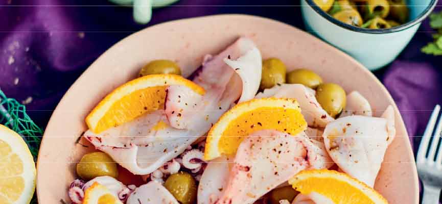 Calamars marinés à l'orange, olives et pignons Calamars marinés à l'orange, olives et pignons