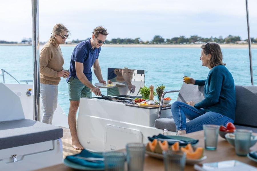 What materials do we use for our planchas and outdoor kitchens ?