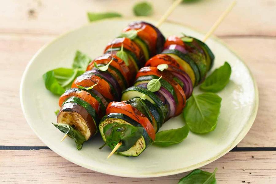 Brochettes comme un tian au pesto